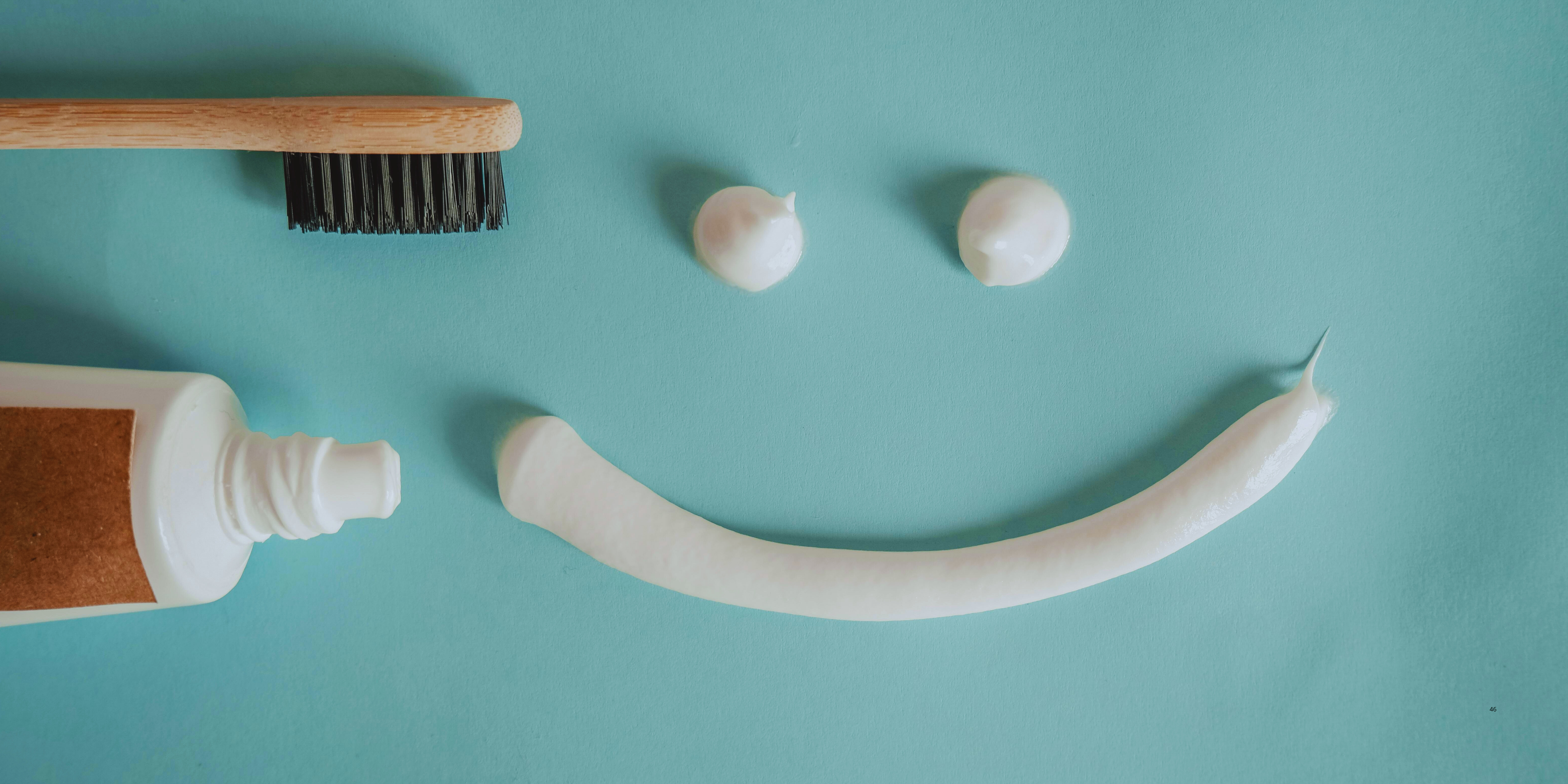 ¿Qué tipo de cepillo y crema dental usar según tu edad y necesidades?